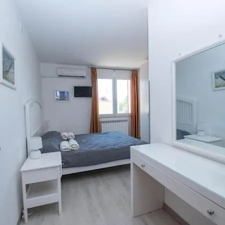 Elpaix Villa *